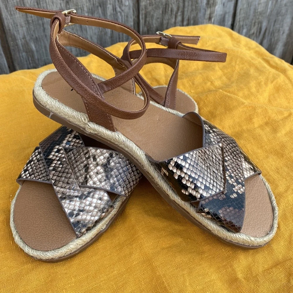 Nordstrom Rack Polly Flat Espadrille Snake Print Cross Sandals Size 5